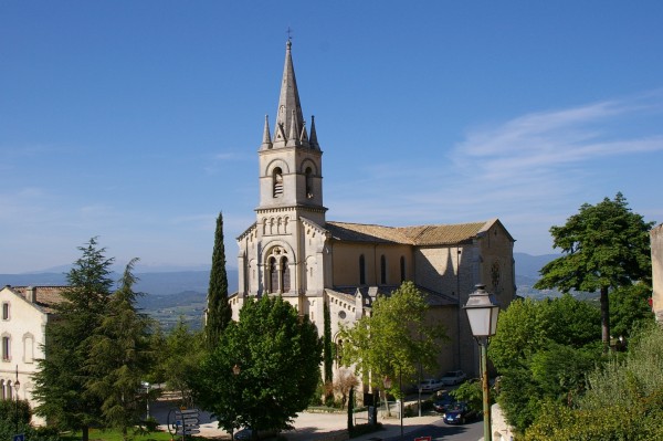 Eglise Neuve de Bonnieux (c) Klaus F, licence Creative commons